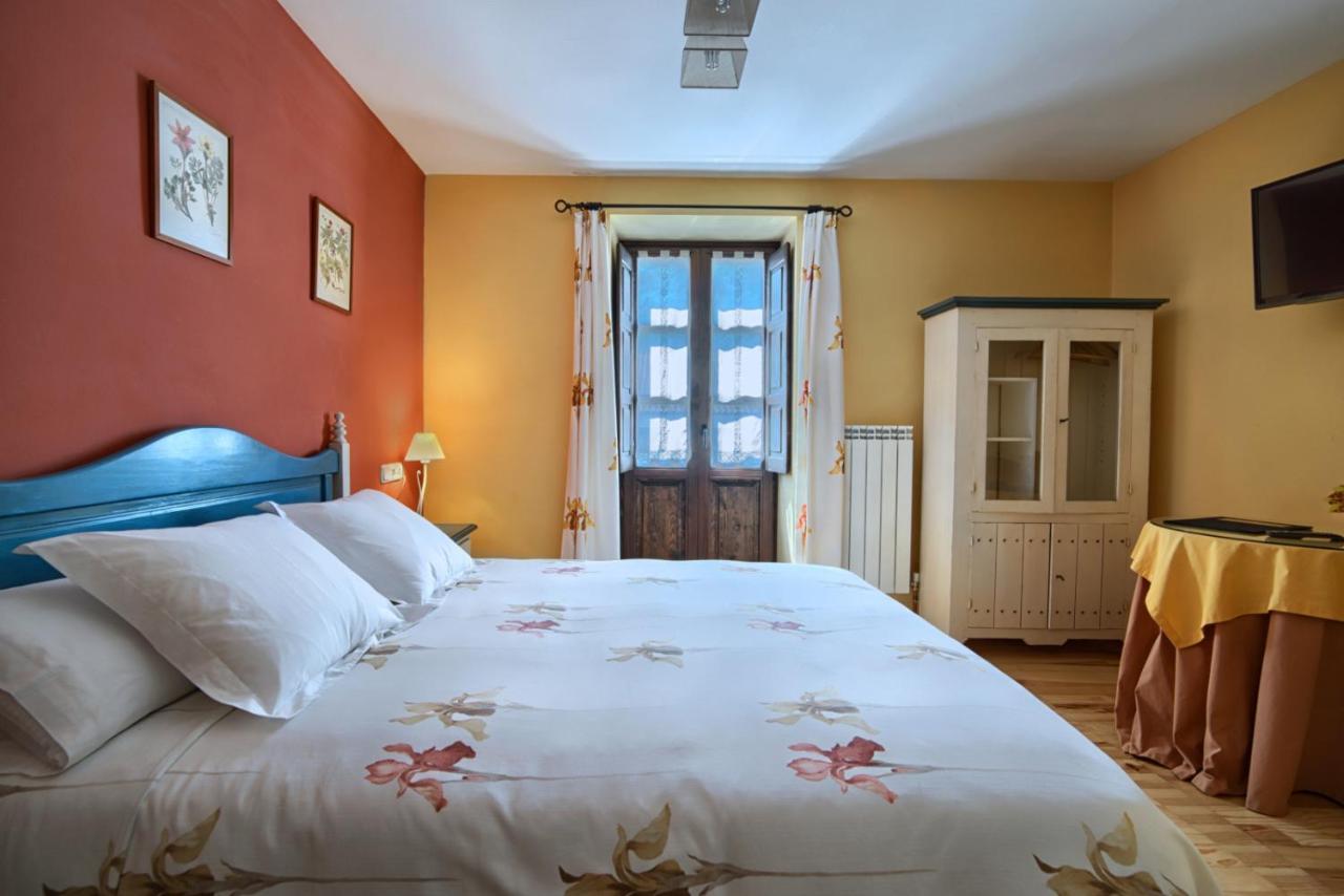 Hotel Rural El Almadiero Burgui Luaran gambar