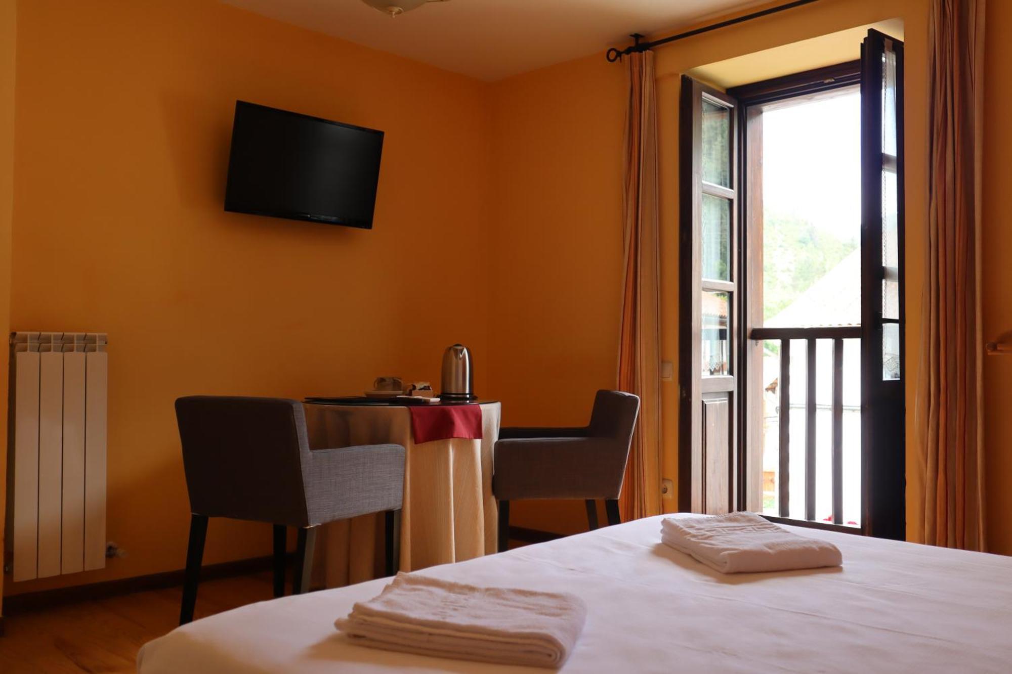 Hotel Rural El Almadiero Burgui Luaran gambar
